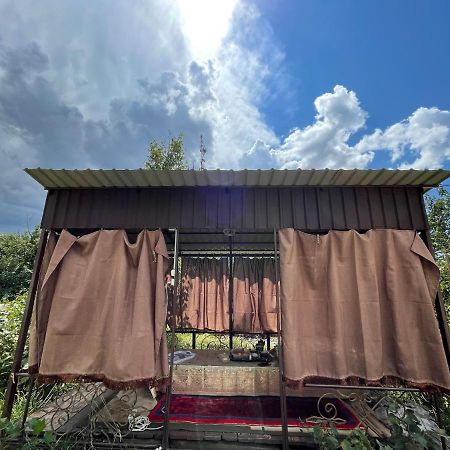 Guest House Eles Karakol Εξωτερικό φωτογραφία